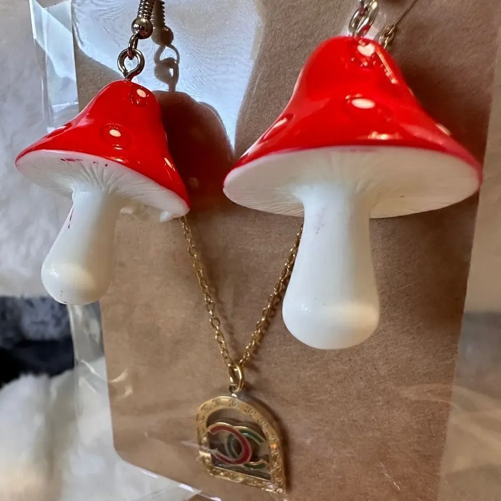 Bundle of earrings and chain